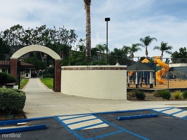 Foto del edificio - 2 br, 1.5 bath Townhome - 17437 Caminito Baya