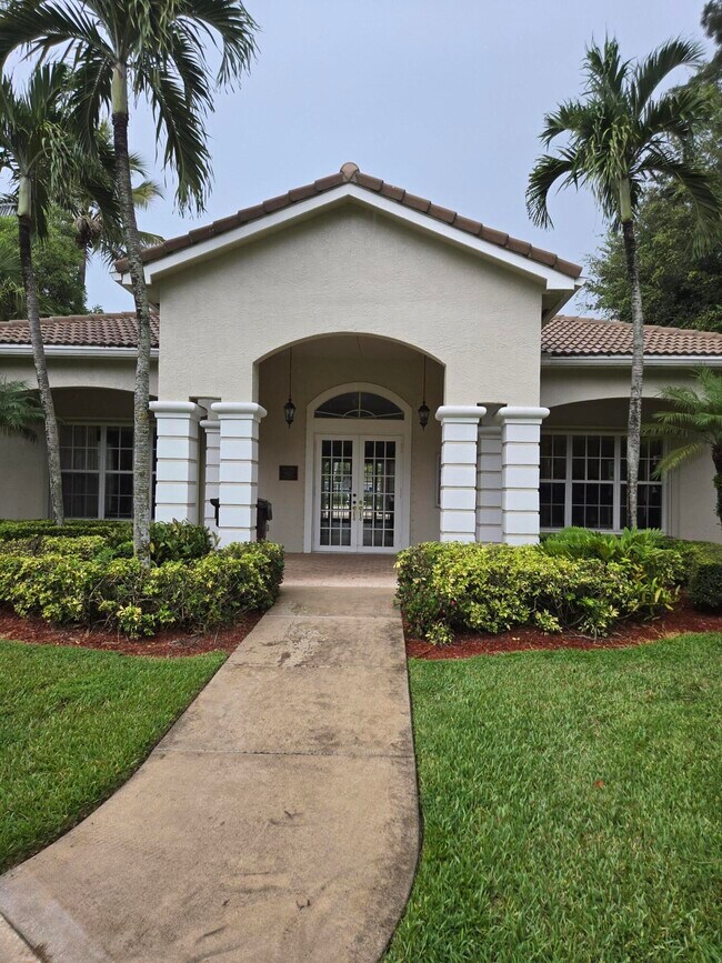 Foto del edificio - 4675 Palmbrooke Cir