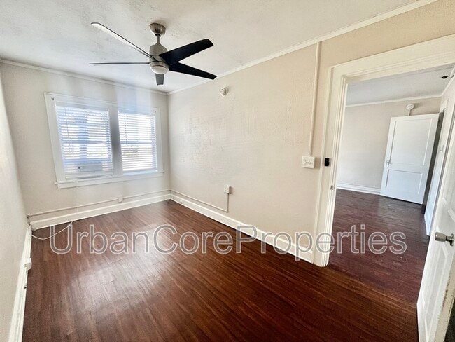 Building Photo - 215 5th Ave N