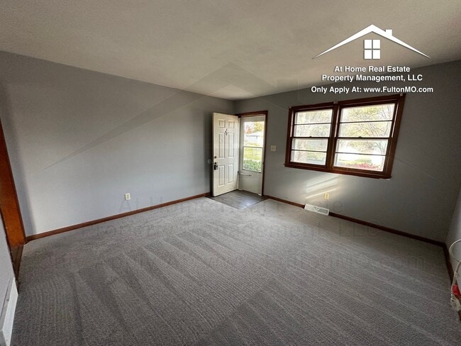 Foto del edificio - 911 Castlewood Ave