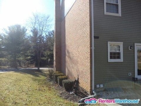 Building Photo - 5759 Richardson Mews Square
