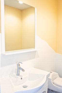 Foto del edificio - NY Style Townhome 3br/2ba in Gated Community with Garage Parking