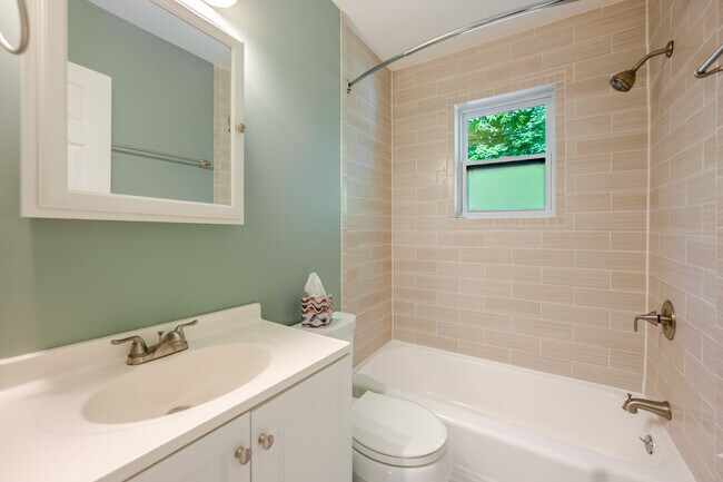 Foto del edificio - 6208 8th St NW