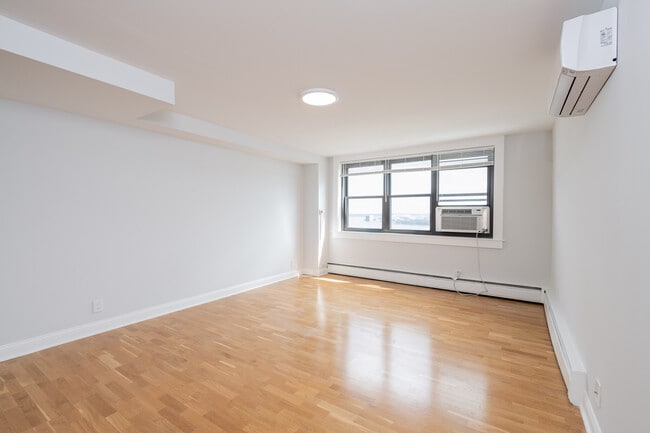 Foto del edificio - 1410 Columbia Rd