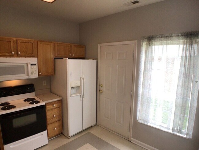 Building Photo - 1811 Winfield Park Dr