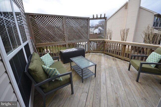 Building Photo - 6134 Oaklawn Ln