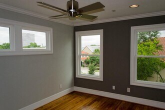 Building Photo - 5545 Navarro St