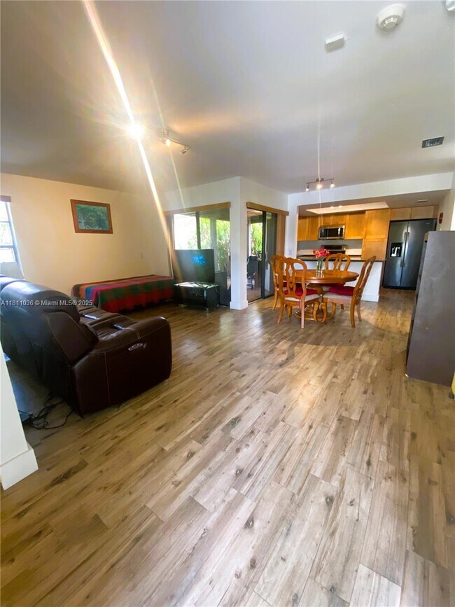 Foto del edificio - 4825 SW 152nd Ct