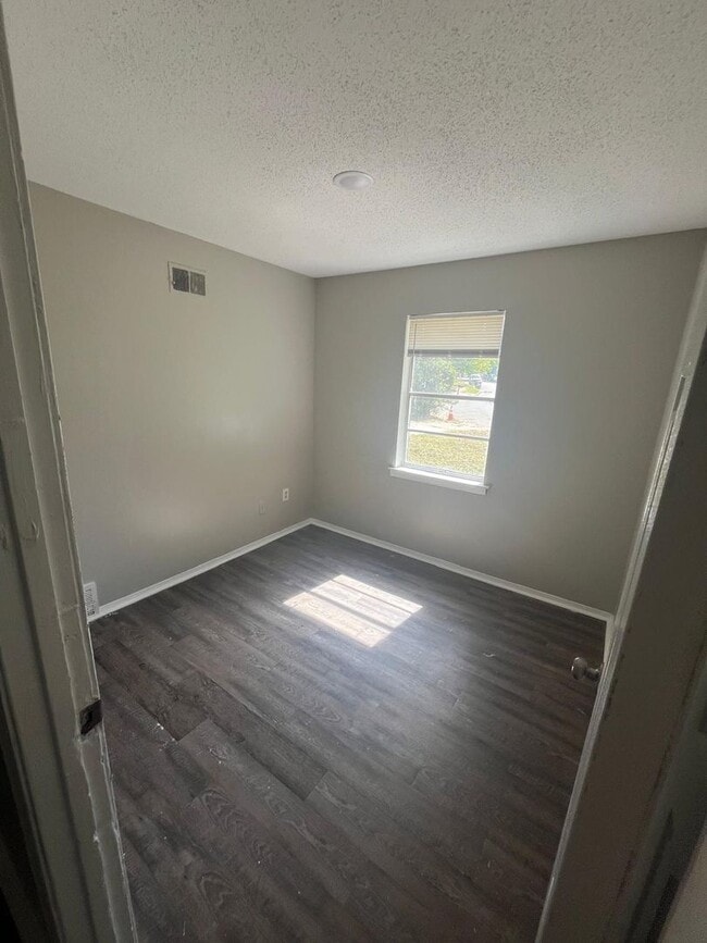 Photo - Nice quite neighborhood House