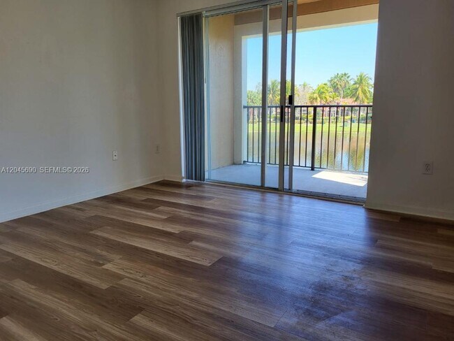 Foto del edificio - 8070 N Nob Hill Rd