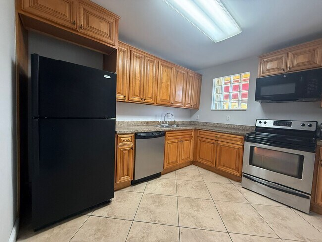 Foto del edificio - 201 NW 177th St