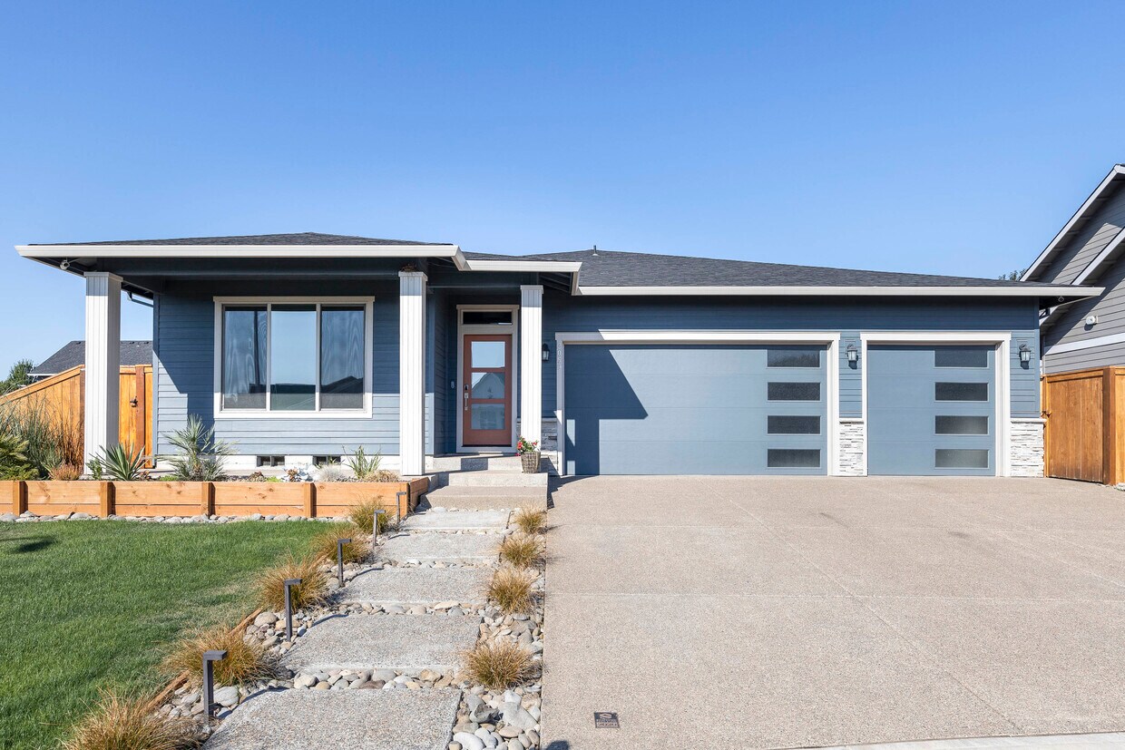 2059 NW McGarey Dr, McMinnville, OR 97128 House Rental in McMinnville