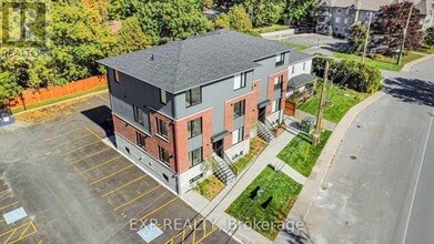 Building Photo - 255-255 Castor St