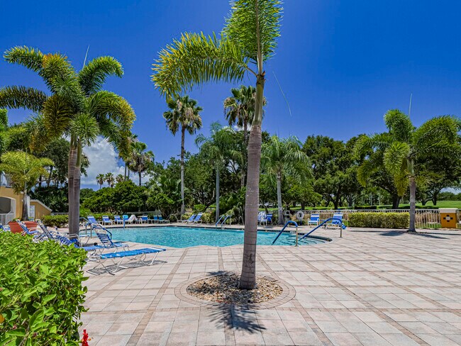 Foto del edificio - 5095 Fairways Cir