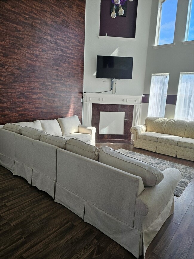 Foto del edificio - 1211 Lark Ln