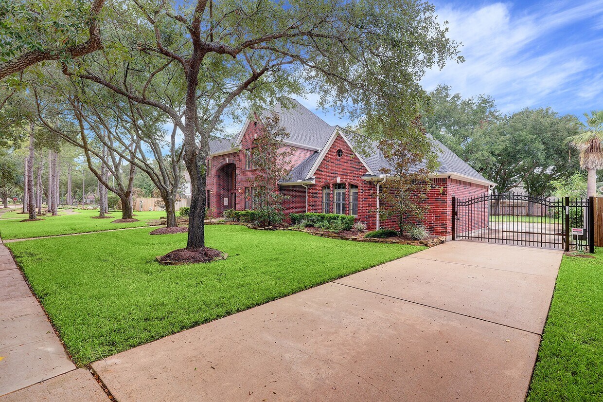 Foto del edificio - 19210 Foxtree Ln