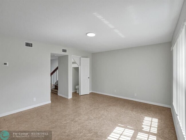 Foto del edificio - 8503 NW 35th Ct