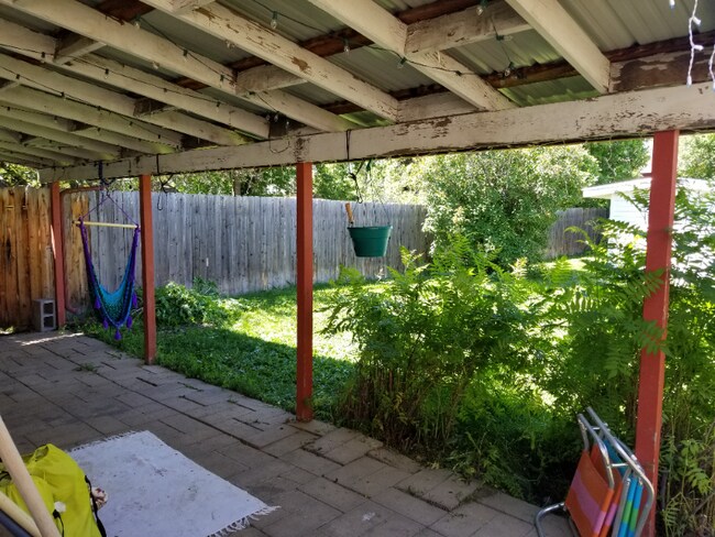 Building Photo - 505 N 16th Ave