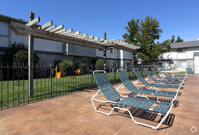 Pool Area - Lakewood Gardens