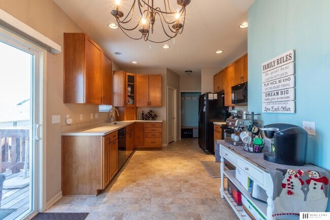 Building Photo - 8717 S 67th St