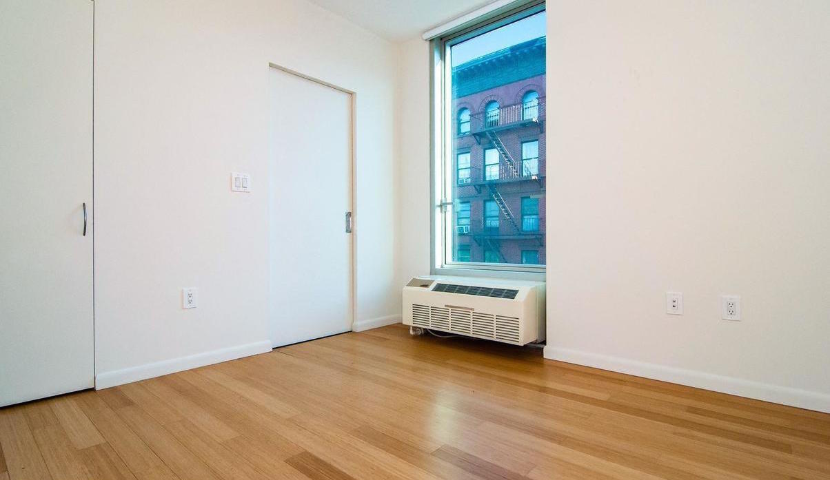 Foto del edificio - 220 Saint Nicholas Ave