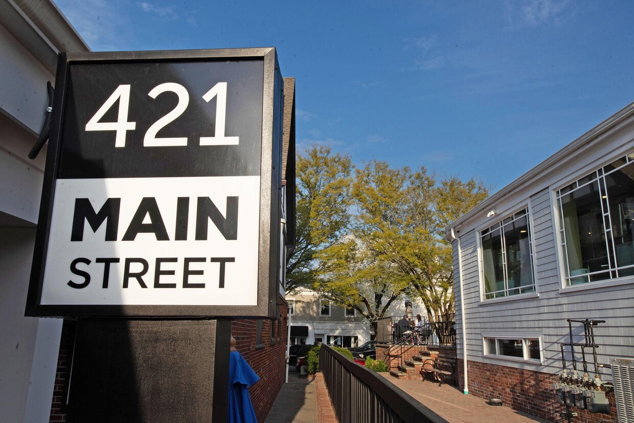Foto principal - 421 Main St