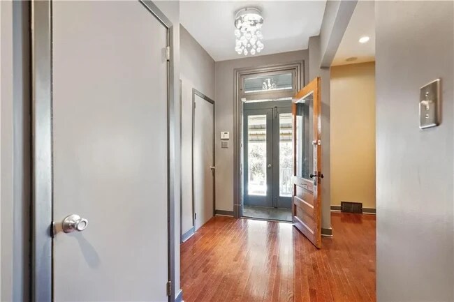 Foto del edificio - 937 Jackman Ave