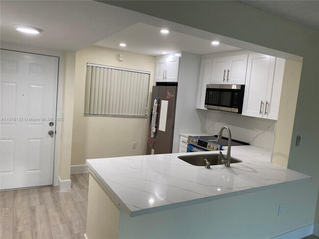 Foto del edificio - 10985 SW 107th St