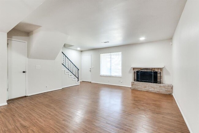 Building Photo - 9777 Hefner Village Blvd