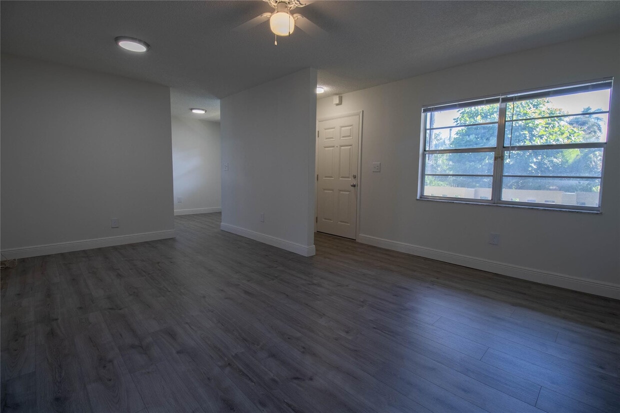 Primary Photo - 1507 Argyle Dr