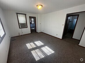 Building Photo - 2403 Patee St