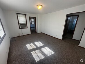 Building Photo - 2403 Patee St
