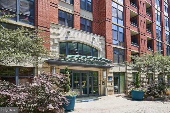 Foto del edificio - 1021 N Garfield St