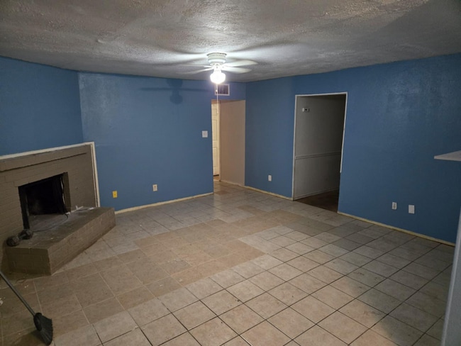 Building Photo - 1702 Novel Cir