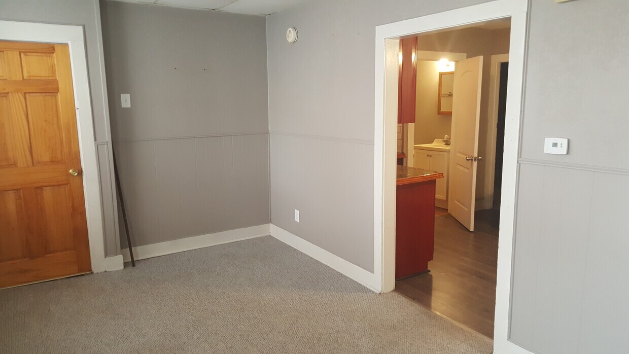 18 Willow St Unit 1F, Cohoes, NY 12047 Apartments in Cohoes, NY