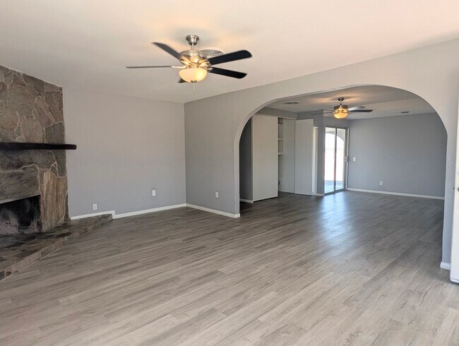 Foto del edificio - 2373 Oahu Ln
