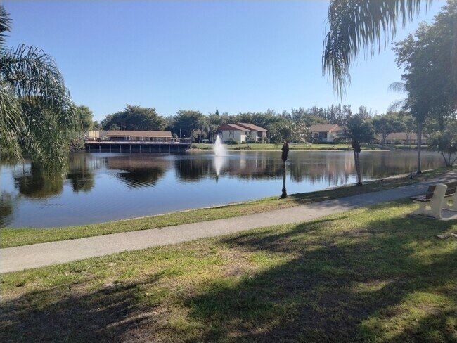 Foto del edificio - 4956 Sable Pine Cir