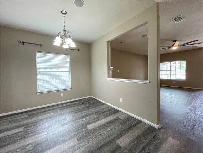 Building Photo - 1407 Colonial Manor Dr