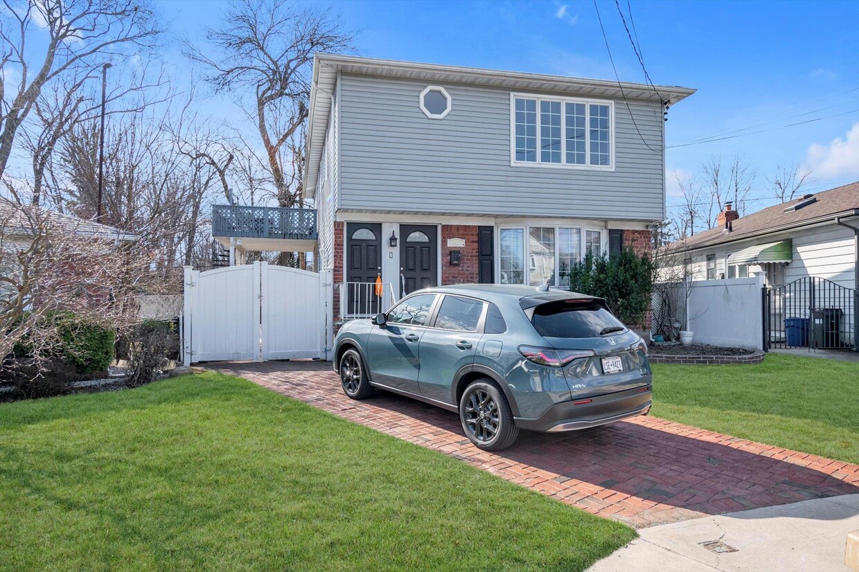 Primary Photo - 222-44 41st Rd
