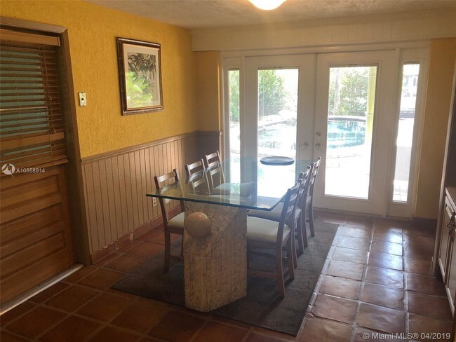Foto del edificio - 2455 Nassau Ln