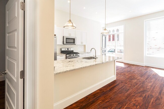 Photo - 1912 Washington St Townhome