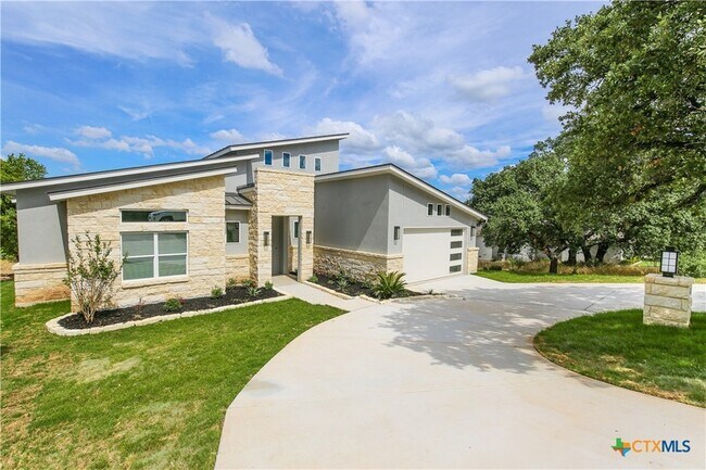 Foto del edificio - 1314 Clayton Nolen Dr