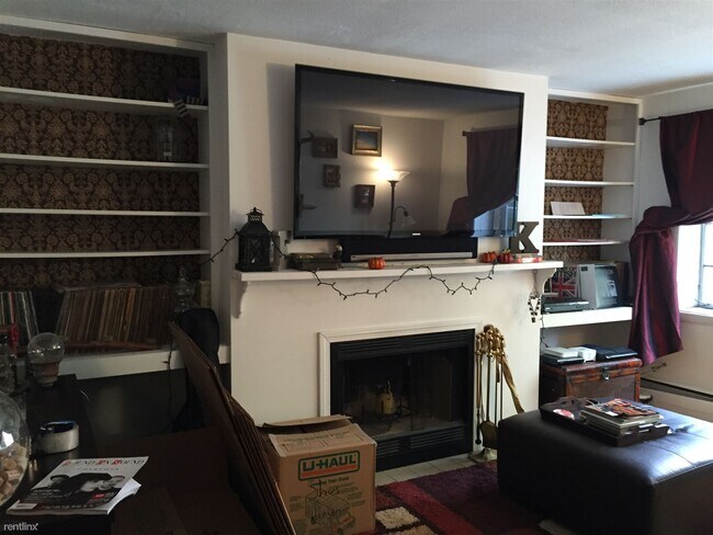 Foto del edificio - 1 br, 1 bath  - 44 Evergreen St Apt 23