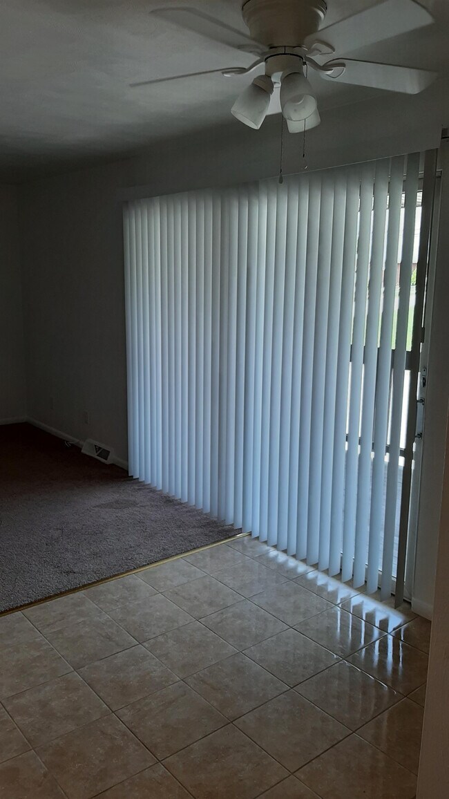 1501 Pennsylvania Ave Unit 7, Weirton, WV 26062 Room for Rent in