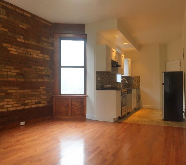 Building Photo - 105 Odell Clark Pl