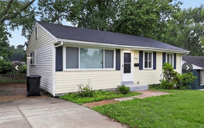 Foto del edificio - 7744 Ellington Dr