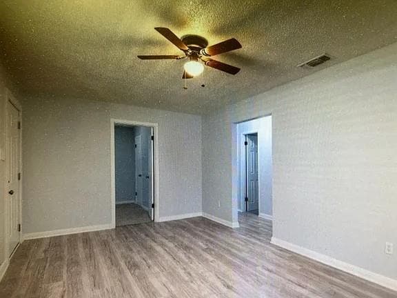 Foto del edificio - 3225 Evergreen Dr