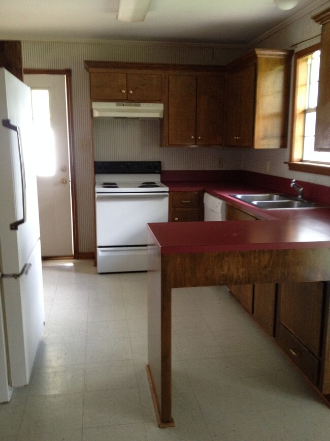 133-kitchen - 133 W Menard Rd