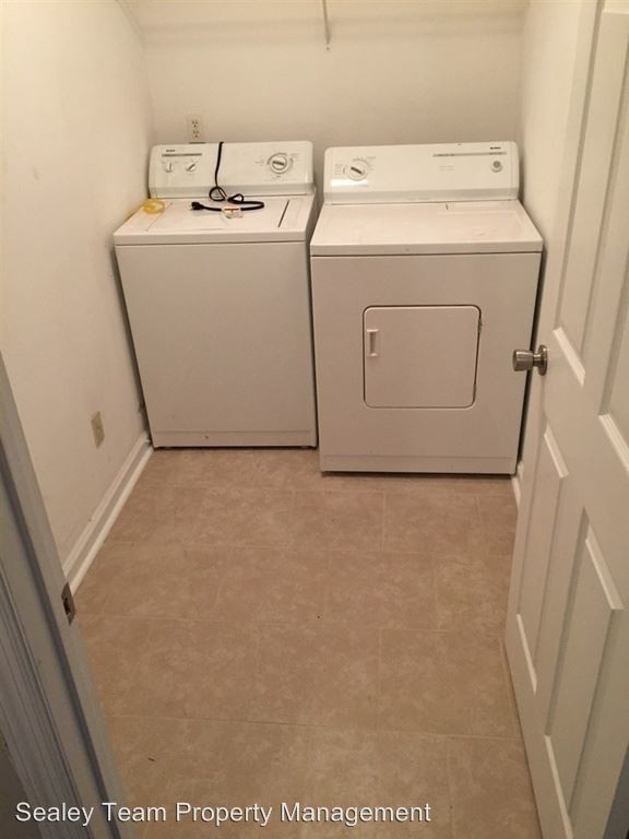Foto del edificio - 3 br, 2 bath House - 2808 Botany Place Unit C