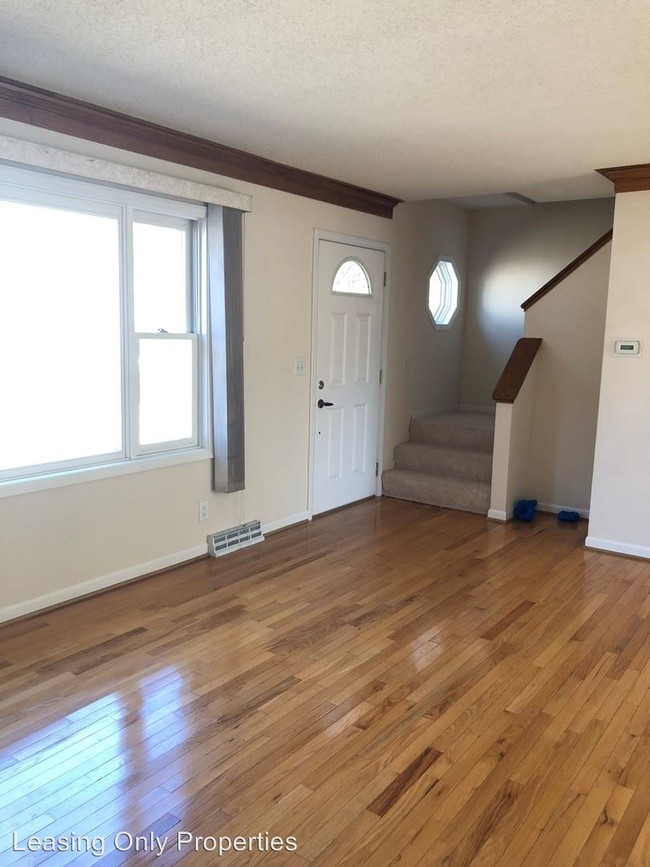 Building Photo - 2 br, 1.5 bath House - 617 S. Cogswell Drive